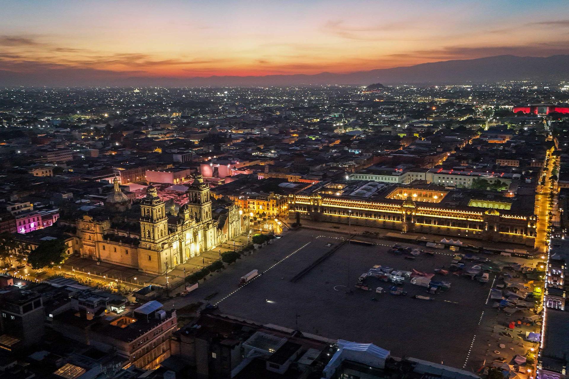 Imagen aérea de la Catedral en el centro histórico de la Ciudad de México durante el día de las elecciones federales del 2 de junio